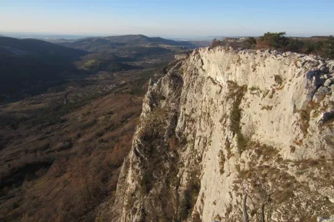 Kraški rob nas pelje do svoje najvišje točke, Jampršnika. / Foto: Jelena Justin