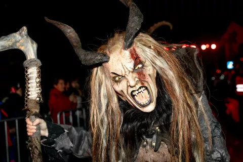 Mimohod skupin parkeljnov je pravi spektakel. Pričakujejo več tisoč obiskovalcev. / Foto: Peter Ko&scaron;enina