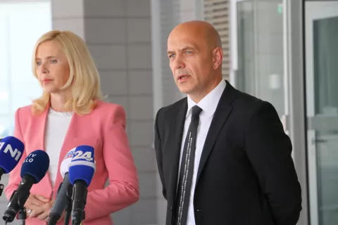 Boštjan Lindav v.d. generalni direktor policije, Tatjana Bobnar ministrica za notranje zadeve / Foto: Policija