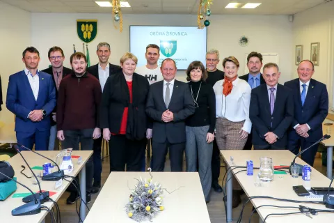 Žirovni&scaron;ki svetniki z županom Leopoldom Pogačarjem / Foto: Tina Dokl