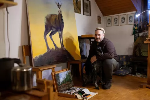 Martin Fujan v svojem ateljeju / Foto: Aleš Senožetnik