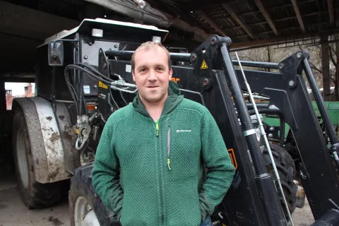 Miha Pretnar, gospodar kmetije Pr' Hribarju na Poljšici pri Gorjah / Foto: Cveto Zaplotnik