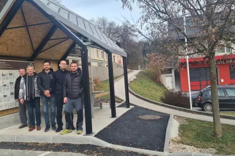 Župan Ciril Globočnik, predsednik sveta KS Podnart Nejc &Scaron;ter, predstavnik PGD Podnart Bine Perič in Miha Potočnik, član sveta KS Podnart, predstavnik Ovsi&scaron;