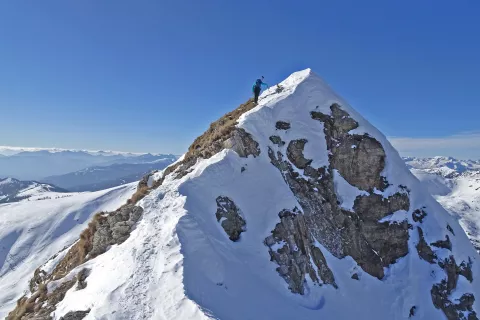 Grebenska pot je mestoma strma in izpostavljena.         / Foto: Jelena Justin