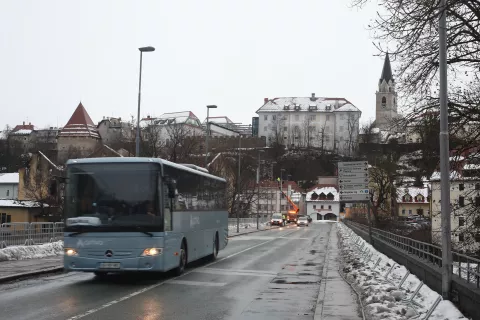 Most čez Savo na Ljubljanski cesti v Kranju bo od torka naprej zaprt za ves promet. / Foto: Gorazd Kavčič