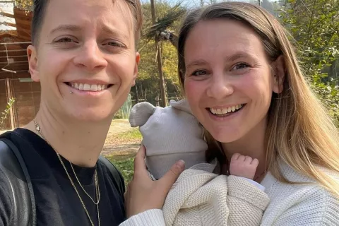 Katka (levo) in Katja Bogataj s Hano Julijo / Foto: osebni arhiv/zajem zaslona, Instagram