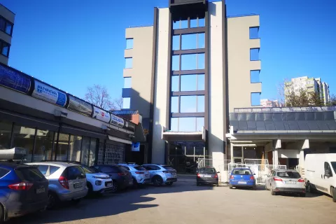 Turistični delavci si večji obisk obetajo tudi zaradi prenovljenega hotela, ki je dolga leta sameval. / Foto: Vilma Stanovnik