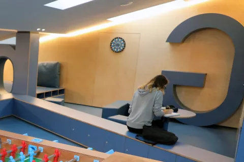 Prijave za vpis v programe nižjega, srednjega poklicnega in strokovnega izobraževanja ter gimnazije bodo na srednjih &scaron;olah sprejemali do 3. aprila. Fotografija je simbolična. / Foto: Tina Dokl