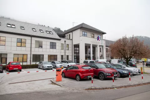 V Zdravstvenem domu dr. Julija Polca Kamnik je s 1. februarjem začela delovati ambulanta za neopredeljene zavarovane osebe. / Foto: Aleš Senožetnik