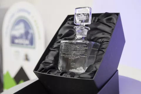 Toli, kot so košček ledenika poimenovali, je po koncu projekta v obliki staljene ledeniške vode postal del razstavljene zbirke Slovenskega planinskega muzeja v Mojstrani.