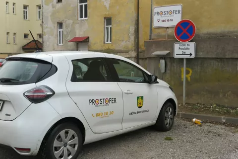 Prostofer marsikomu od starej&scaron;ih olaj&scaron;a prevoz, vendar njegova vloga ni, da bi nadome&scaron;čal taksi./ Foto: Vilma Stanovnik