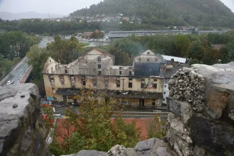 pogori&scaron;če požar Majdičev mlin stara cesta 1 Kranj gasilci ga&scaron;enje kriminalisti policija evakuacija stanovalcev / Foto: Gorazd Kavčič