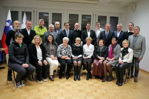 Večina svetnikov ostaja