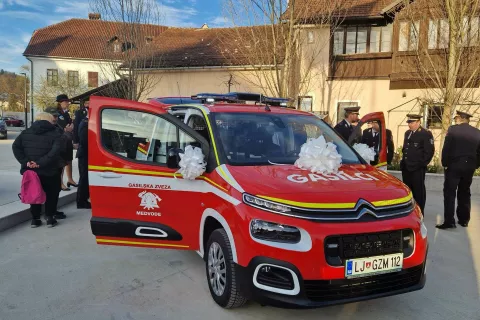 Prvo poveljni&scaron;ko vozilo
