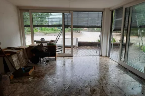 Lanski avgust je daleč, a vendar &scaron;e tako blizu