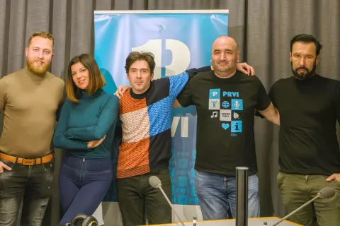 Aleksander Pozvek, Jasna Kuljaj, Tilen Artač, Jure Mastnak in Renato Vindiš / Foto: MMC RTV SLO (Maja Ikanović) / Foto: 