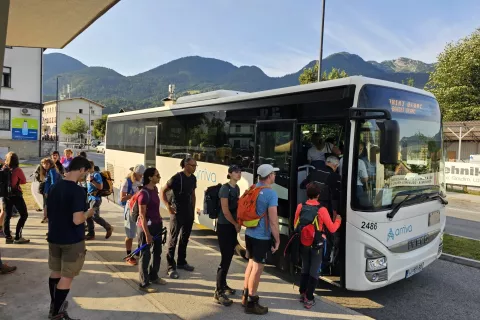 Z javnim prevozom v gore
