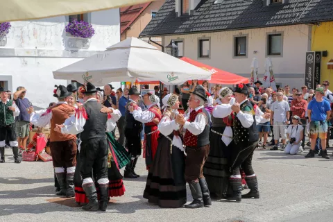 Va&scaron;ki dan kulturno etnolo&scaron;ka prireditev organizator TD Rateče na va&scaron;kem trgu po domače Gorica       Rateče občina Kranjska gora / Foto: Tina Dokl