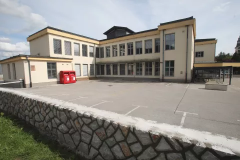 podporni zid O&Scaron; osnovna &scaron;ola Davorin Jenko Cerklje poplave / Foto: Gorazd Kavčič