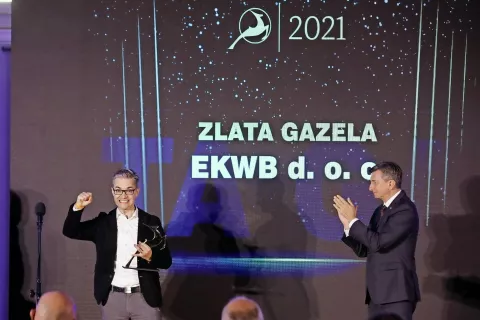 Nagrado je iz rok predsednika republike Boruta Pahorja prevzel Edvard König. / Foto: Luka Cjuha, Dnevnik / Foto: 