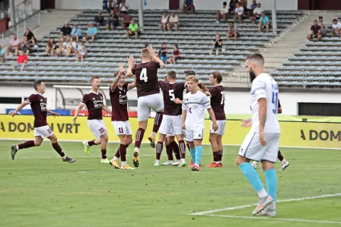 Nogometaši kranjskega Triglava so se v petek doma veselili dveh zadetkov in premagali Gorico, ki se je po koncu lanske sezone znova vrnila v drugo ligo. / Foto: Gorazd Kavčič / Foto: 