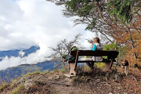 Jamnik trail je privabil in navdušil številne ljubitelje rekreacije in narave. Trasa je vodila tudi mimo razgledne točke na Britmanci, od koder se spuščamo do Dražgoške gore ter naprej proti vasi Dražgoše. / Foto: Grega Flajnik / Foto: 