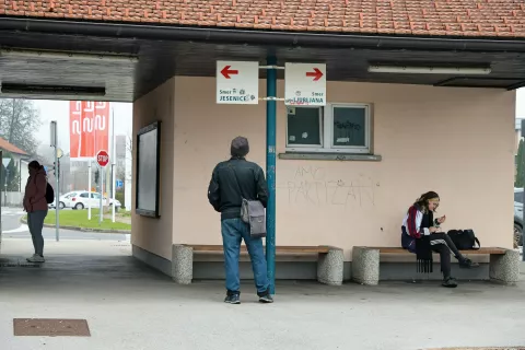 železni&scaron;ka proga železnica tovorni vlak potni&scaron;ki vlak železni&scaron;ka postaja občina Medvode / Foto: Tina Dokl
