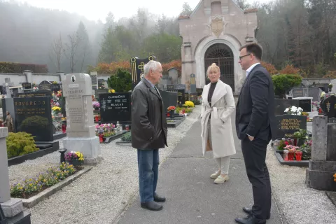 Pokopali&scaron;če bodo povečali in prenovili