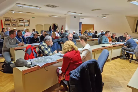 Del javne razprave je bila obravnava prometnih izzivov v manj&scaron;ih skupinah. / Foto: Arhiv Podjetja Locus