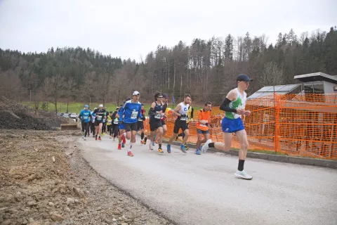Start Miklavževega teka v Snoviku / Foto: Ale&scaron; Senožetnik