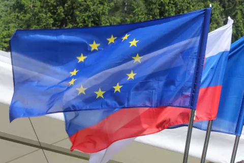 V novem odloku so natančneje opredelili tudi izobe&scaron;anje zastav ob občinskem dnevu spomina. / Foto: Tina Dokl