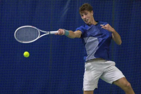 Aljaž Jeran, član TK Triglav Kranj, je prikazal dobro igro in gladko pri&scaron;el do novega naslova državnega prvaka. / Foto: Peter Ko&scaron;enina