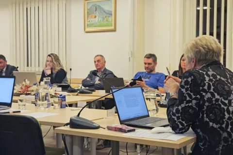 Predlog proračuna je &scaron;el skozi sito žirovni&scaron;kih svetnikov tudi v drugem branju. / Foto: Nika Topori&scaron;
