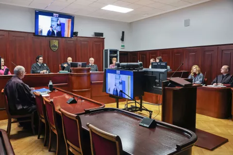 Na kranjskem okrožnem sodi&scaron;ču se je v petek začelo sojenje Petru Primožiču. / Foto: Tina Dokl