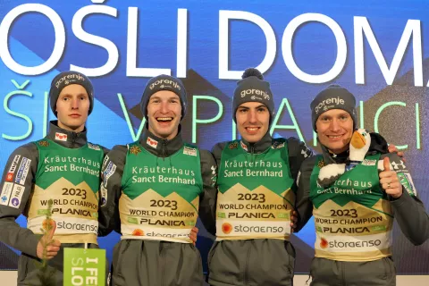PLANICA SP 2023 12. dan sobota 4. marec ekipna tekma smučarski skoki svetovni prvaki slovenija žiga lovro kos žiga jelar timi zajc anže lanišek / Foto: Gorazd Kavčič