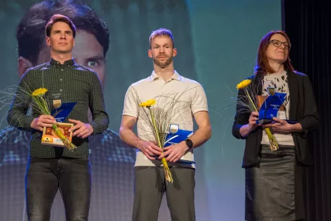 Od leve: Žan Košir, Anže Peharc in Marija Ahačič Premrl / Foto: Primož Pičulin