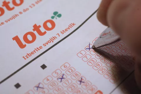 loterija slovenije loto 60 let obletnica delovanja dobitek denar milijonar / Foto: Gorazd Kavčič
