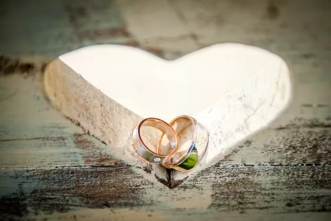 Simbolična fotografija poroka srce in prstana / Foto: © Nikb Foto, Nik Bertoncelj S.p.