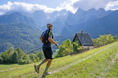Gibanje je zdravilo za številne bolezni sodobnega časa. / Foto: Nik Bertoncelj