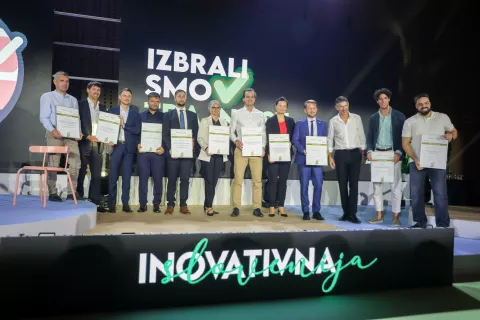 Dan inovativnosti 2024 skupna fotografija zlata priznanja / Foto: Tina Dokl