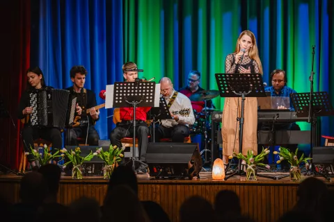 Vrača se pomlad - koncert skupini Orion in ArtistikKulturni dom PodnartNa fotografiji skupina Orion / Foto: Nik Bertoncelj