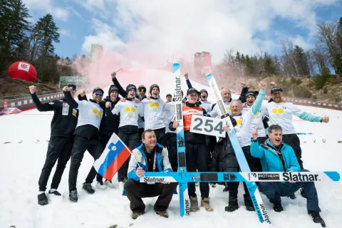Poleti v Planici 2025, nedelja 30. 3. 2025, na fotografiji člani slovenske ekipe / Foto: Primož Pičulin
