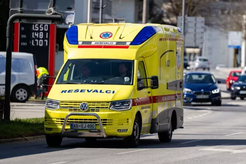 Simbolična fotografija Reševalno vozilo / Foto: Nik Bertoncelj