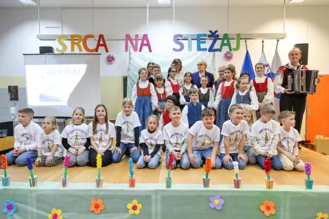 splet 140 let Osnovna šola Matije Valjavca Preddvor Podružnica Kokra obisk dr Nataša Pirc Musar predsednica RS / Foto: Tina Dokl