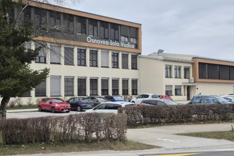 Gradnja večnamenske športne dvorane je načrtovana pri Osnovni šoli Vodice. / Foto: Ana Jagodic Dolžan