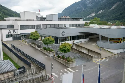 Splošna bolnišnica Jesenice se že od leta 2018 dalje srečuje s kadrovsko stisko. / Foto: Nik Bertoncelj