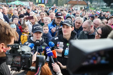 sprejem za Nika Domen Prevc / Foto: Tina Dokl