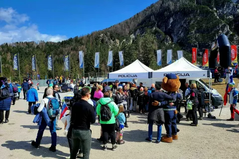 Nedeljo so letos izbrali tudi za promocijo policije in poklica Policist / Foto: Pu Kranj 