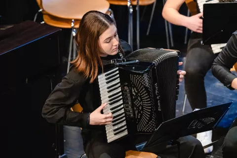 12. srečanje harmonikarskih orkestrov Slovenijena fotografij Harmonikarski orkester Glasbene šola Jesenice / Foto: Nik Bertoncelj