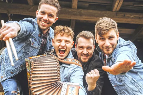 Raubarji imajo novega harmonikarja, Roka Fileja. / Foto: Arhiv Skupine